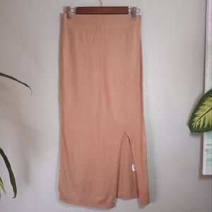 Banana Republic Classic Knit Camel Tan Casual Preppy Midi Skirt  Front Side Slit